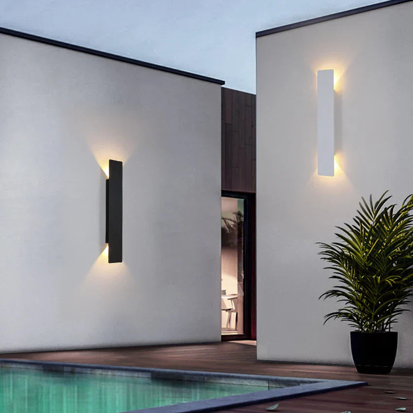 Élise's Sleek Outdoor LED Strip Wall Lamp - 18W Black Aluminum for Bedroom and Exterior